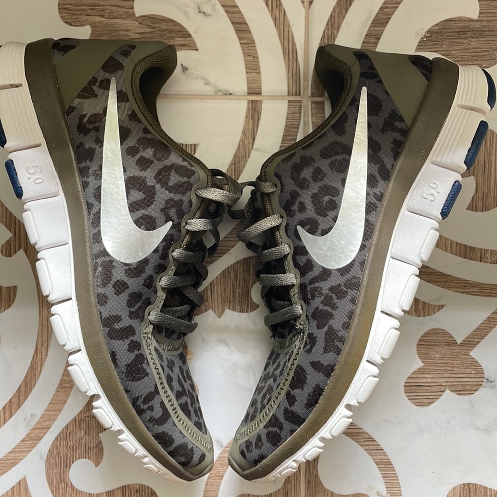 Nike Free 5.0 animal print sneaker women’s female 6.5